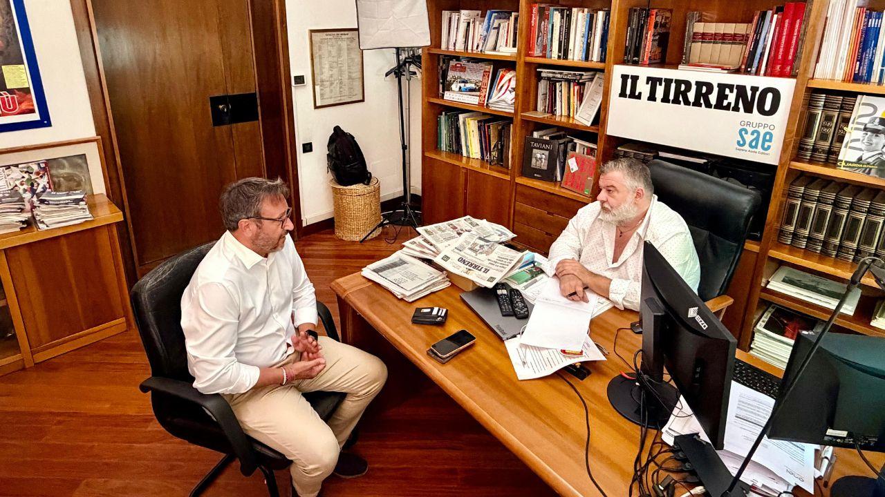 L'assessore nel corso dell'intervista al Tirreno col direttore Cristiano Marcacci