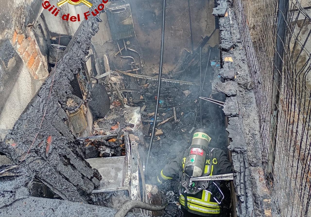 Orosei, va a fuoco la lavanderia di un b&b