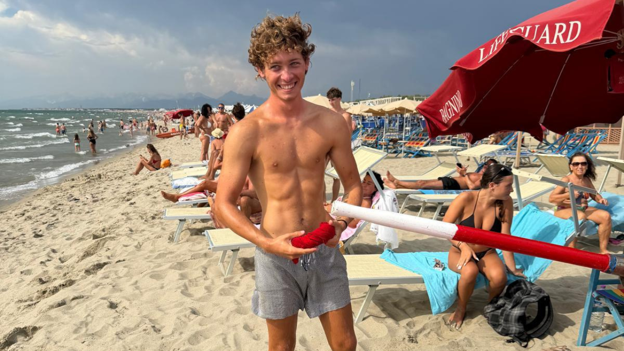 Il bagnino 22enne Nicola Cecchi