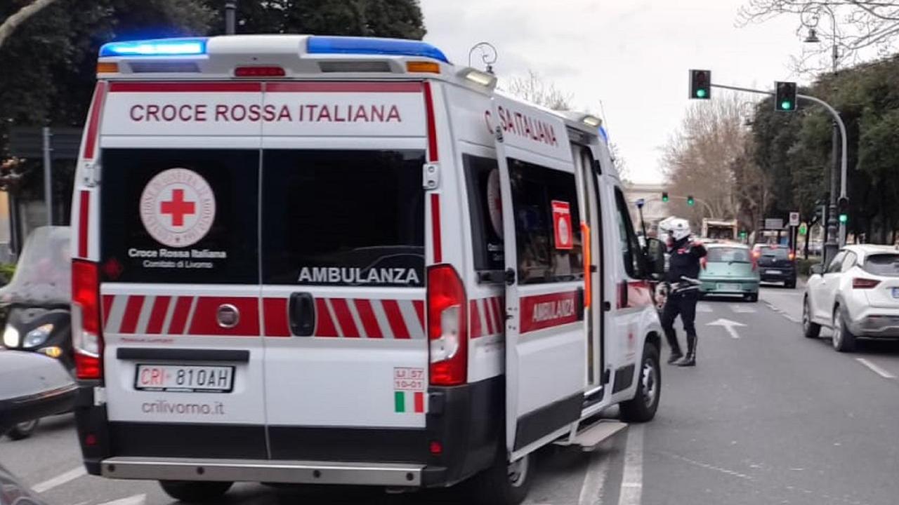 Un'ambulanza della Croce rossa di Livorno (foto d'archivio)