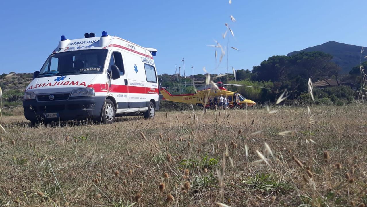 L'elisoccorso a Capraia (foto d'archivio)
