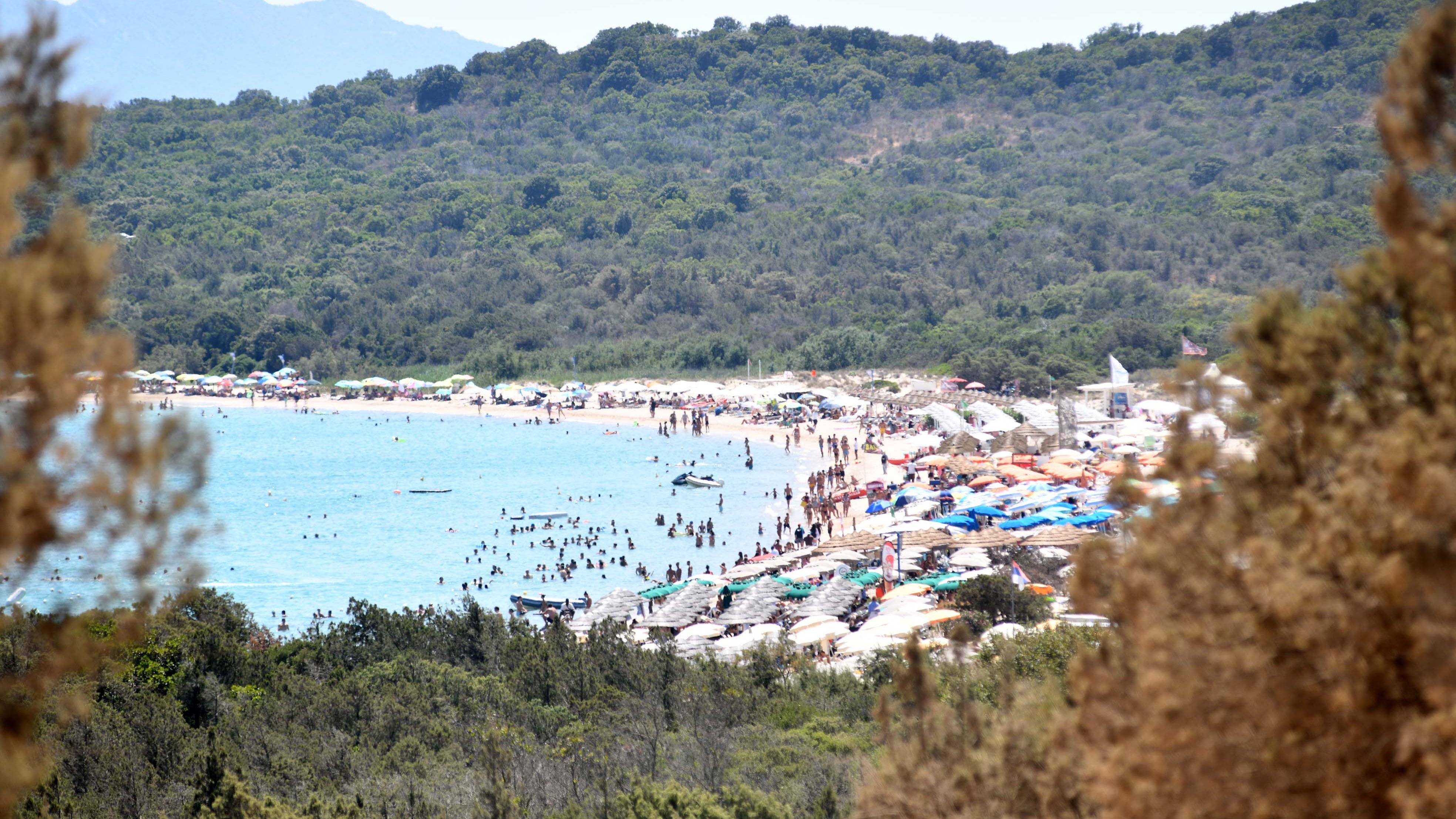 Turismo, Alghero sfonda quota 2 milioni di presenze: «La sfida è il traffico e i rifiuti» 