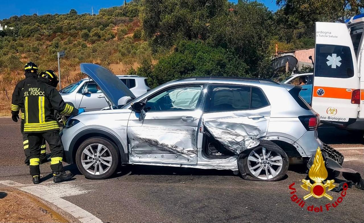Auto si schianta a Porto Rotondo, cinque persone ferite