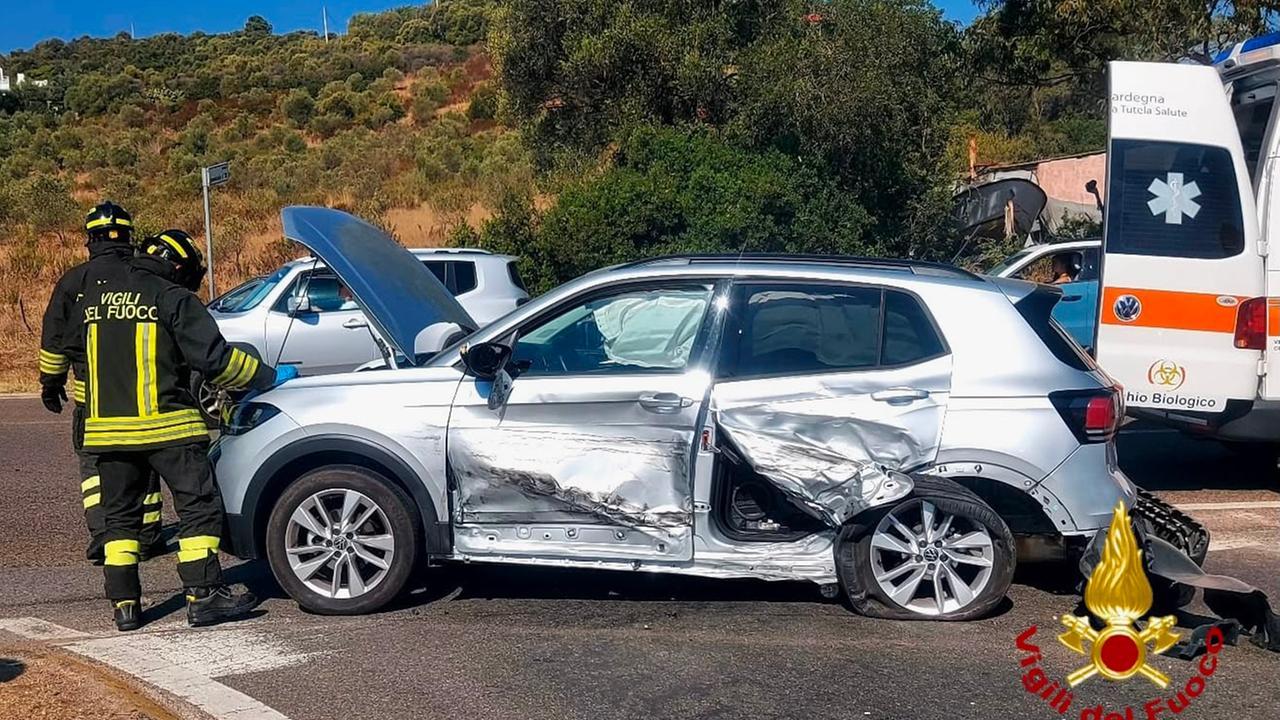 Auto si schianta a Porto Rotondo, cinque persone ferite