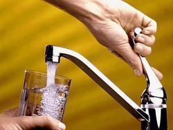 Acqua, a Reggio Emilia se ne perdono 53 litri al giorno per abitante: ecco come si spreca