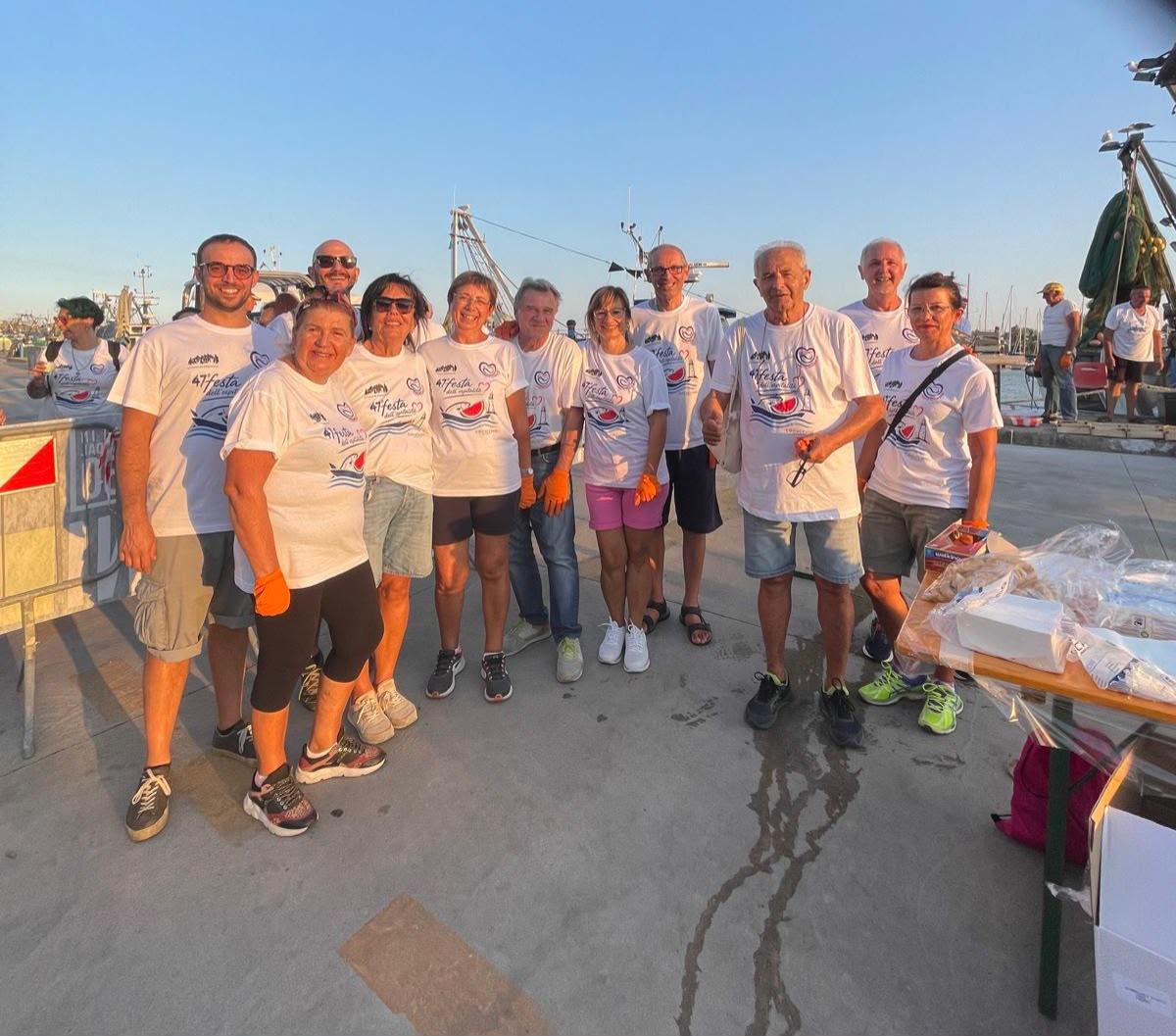 Festa dell’Ospitalità, successo a Porto Garibaldi: una tonnellata di pesce azzurro in meno di due ore