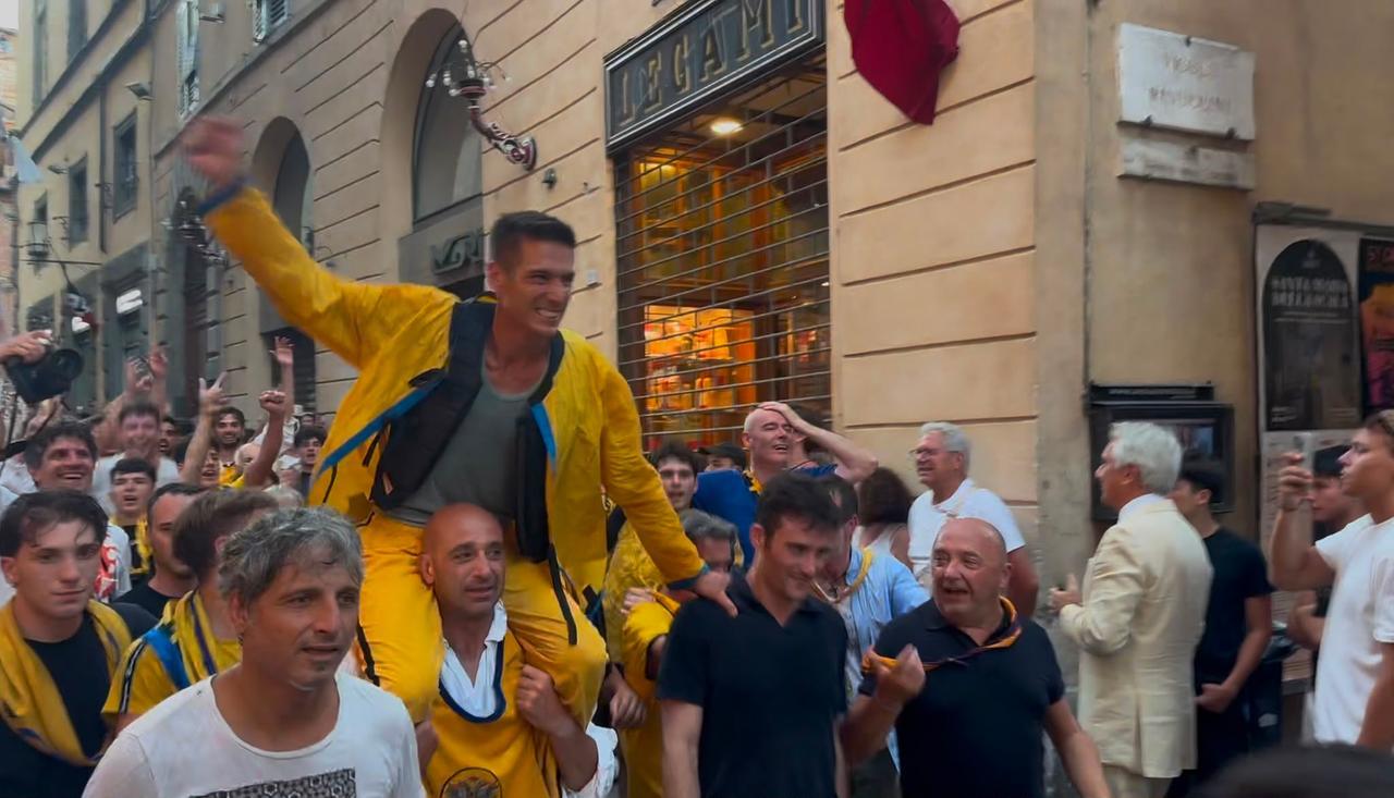 Il Palio dell’Assunta parla sardo: nove cavalli su dieci e sette fantini all’assalto di Siena