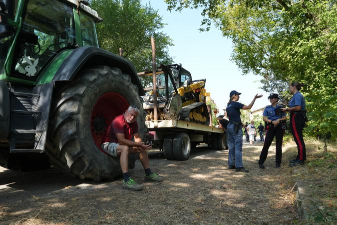 Bosco Ospizio, lunedì potrebbero tornare le ruspe: nuova mobilitazione all’alba, ma il presidio cambia posto