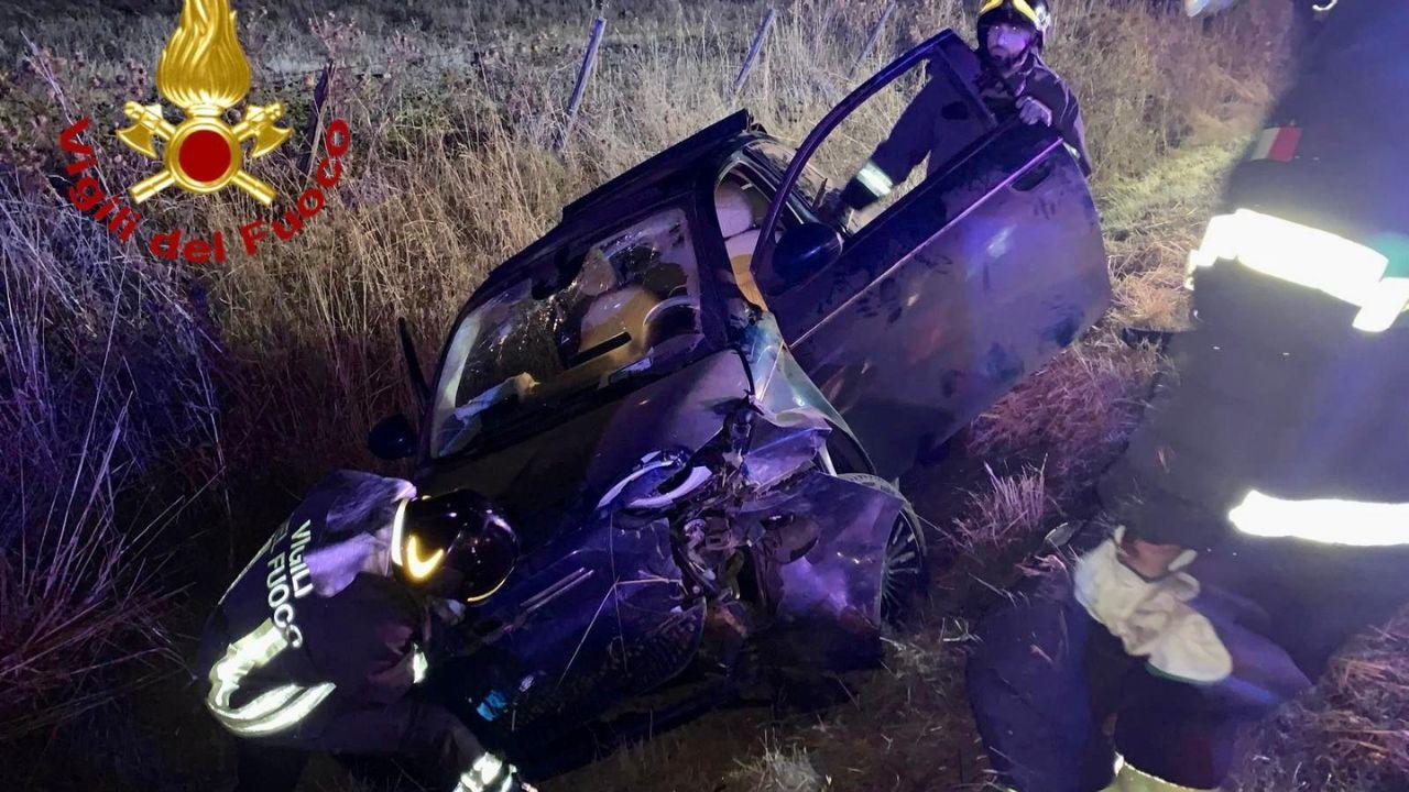 
	L'auto finita fuori strada

