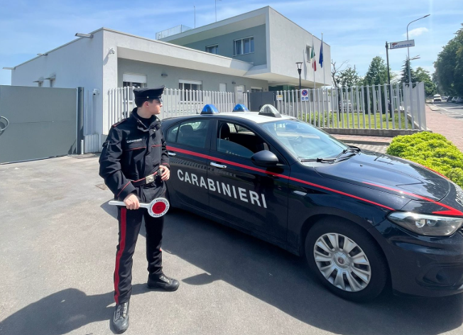 Minaccia di morte l’ex compagna e la sua famiglia, arrestato dai carabinieri