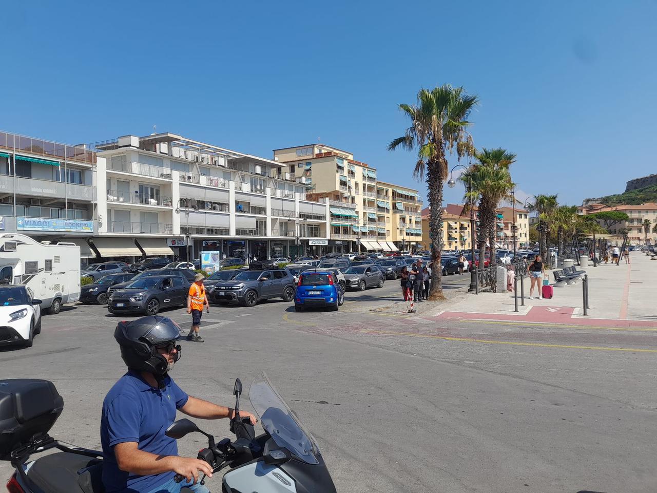 Elba, domenica da “bollino rosso”: il porto di Portoferraio off-limits