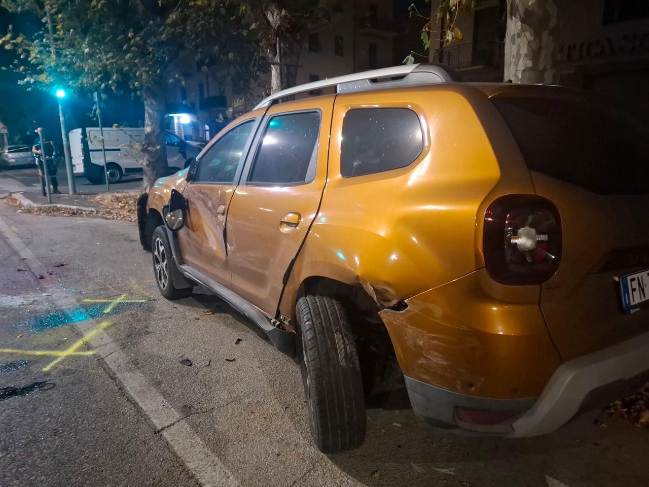 Livorno, si ribalta in auto davanti all’ospedale: quattro feriti