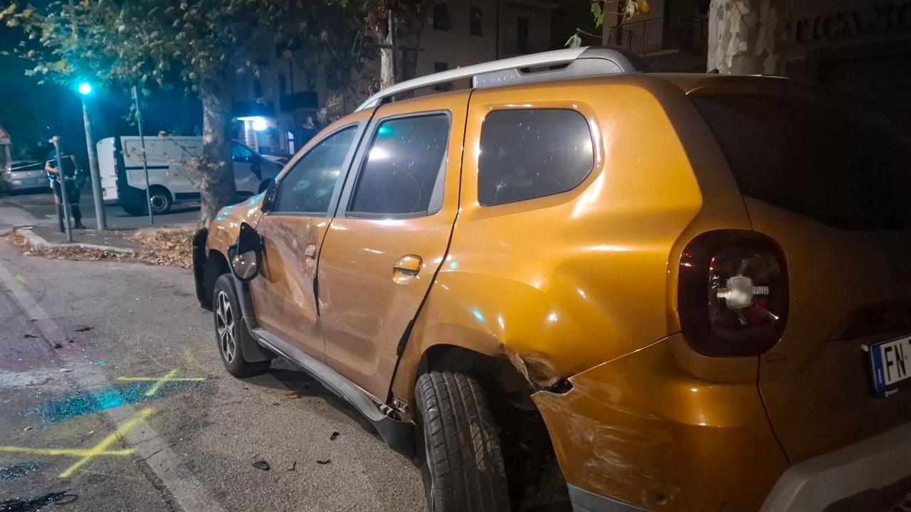 L'auto parcheggiata danneggiata di Michele Faliani