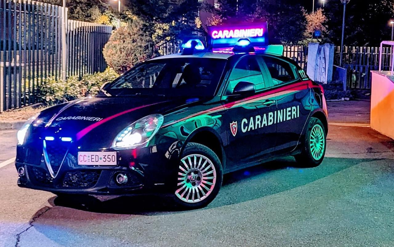 Castelfranco, minaccia i carabinieri con un coltello da 30 centimetri: arrestato