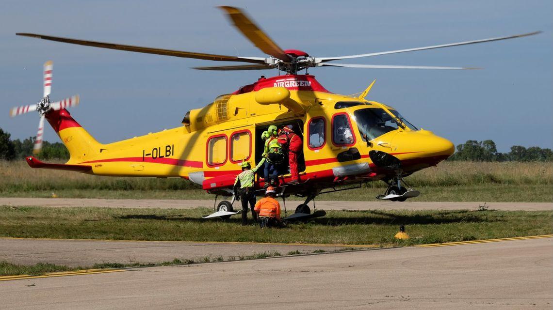 Ragazza di 18 anni travolta da un barchino di migranti: interviene l’elisoccorso