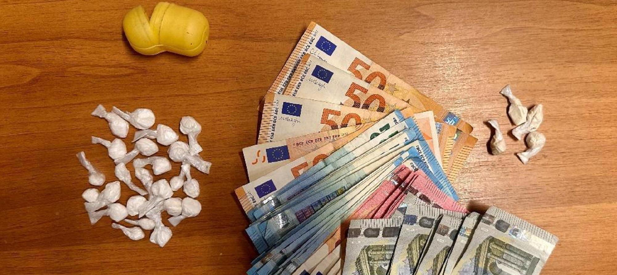 Un sequestro di soldi e cocaina analogo a quello di via Santa Giulia (foto d'archivio)