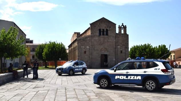 Olbia, i controlli della polizia nel centro storico e a San Simplicio: identificate 700 persone