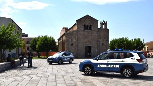 Olbia, i controlli della polizia nel centro storico e a San Simplicio: identificate 700 persone