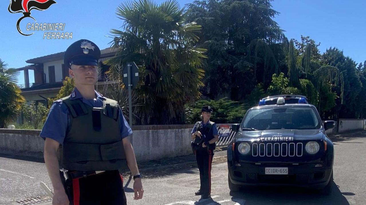 Berra, si fingono venditrici porta a porta e truffano una coppia di anziani: due donne denunciate