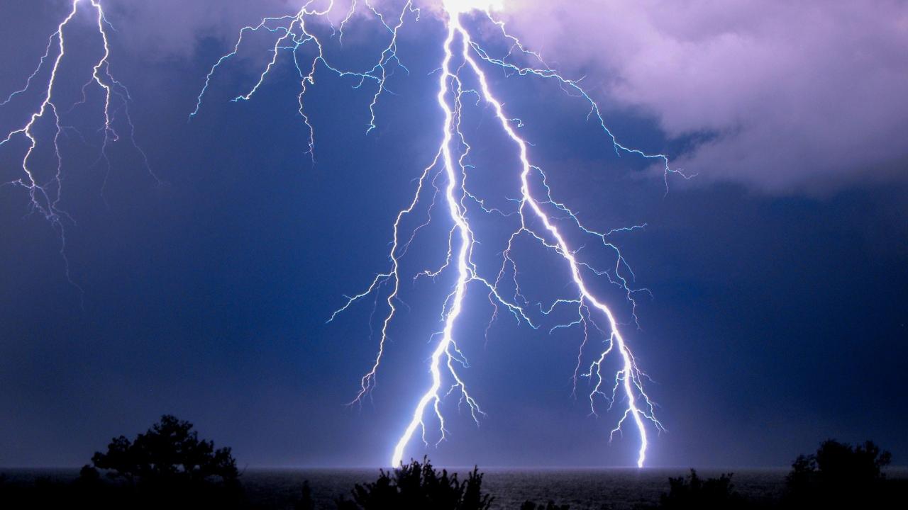 Maltempo in Toscana, tornano temporali forti, vento e grandine: allerta meteo già da giovedì sera – La lista dei comuni coinvolti