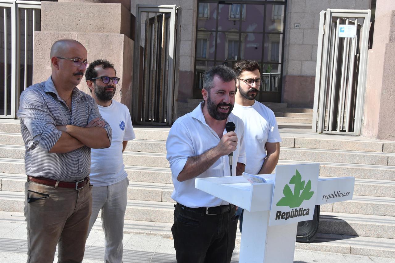 Allarme Estate cafona in Sardegna: Repùblica contro il “turismo predatorio”