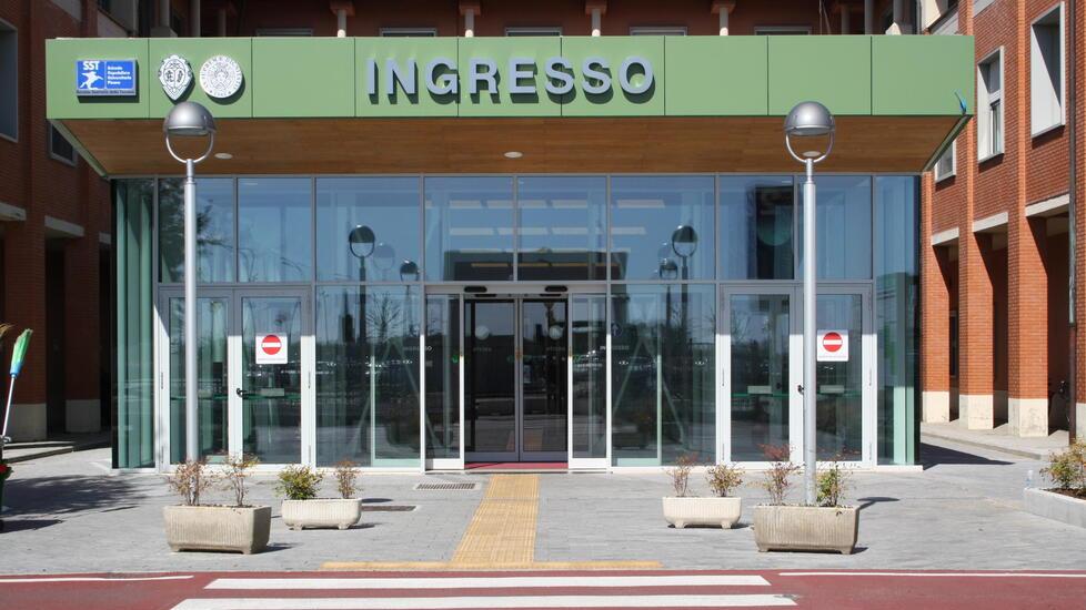 L'ingresso di una delle aree dell'ospedale Cisanello di Pisa