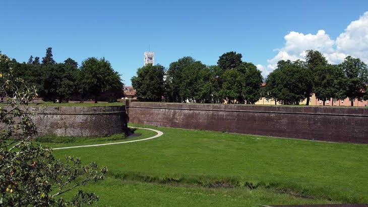 Lucca: ordinanza di chiusura per Mura urbane, parchi, cimiteri e strutture sportive all'aperto