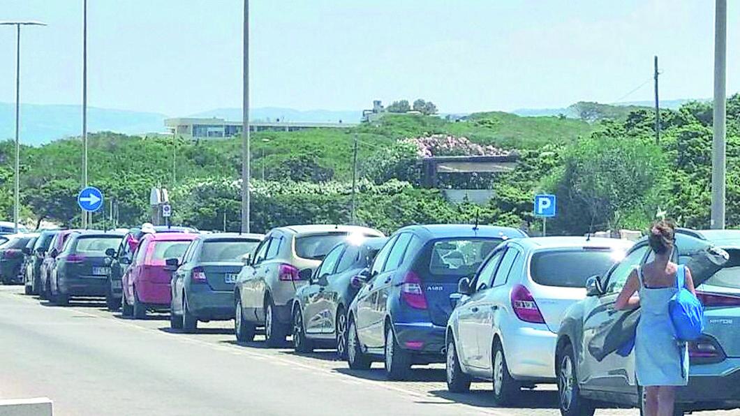 Parcheggi a Platamona, la guerra delle app approda al Tar