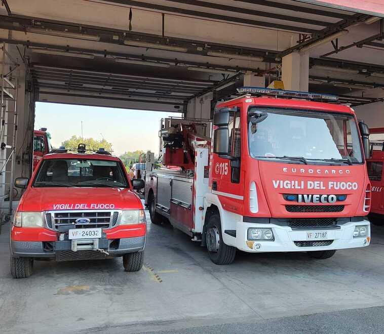 Colpo dei ladri sui camion dei vigili del fuoco: rubate cesoie che tagliano i caveau 
