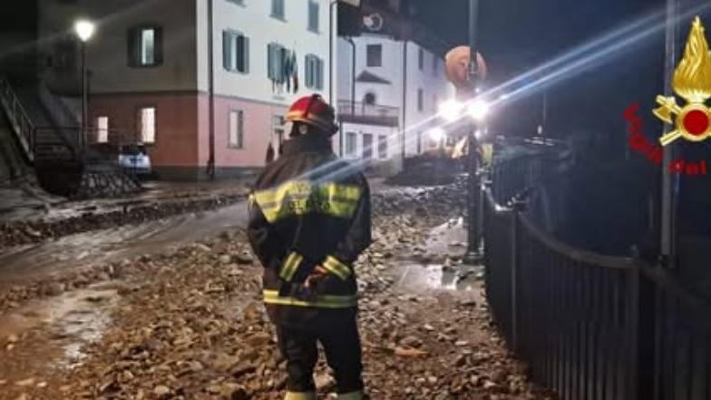 Centro Nord flagellato dal maltempo: nubifragi, tempeste di fulmini, evacuazioni e black out