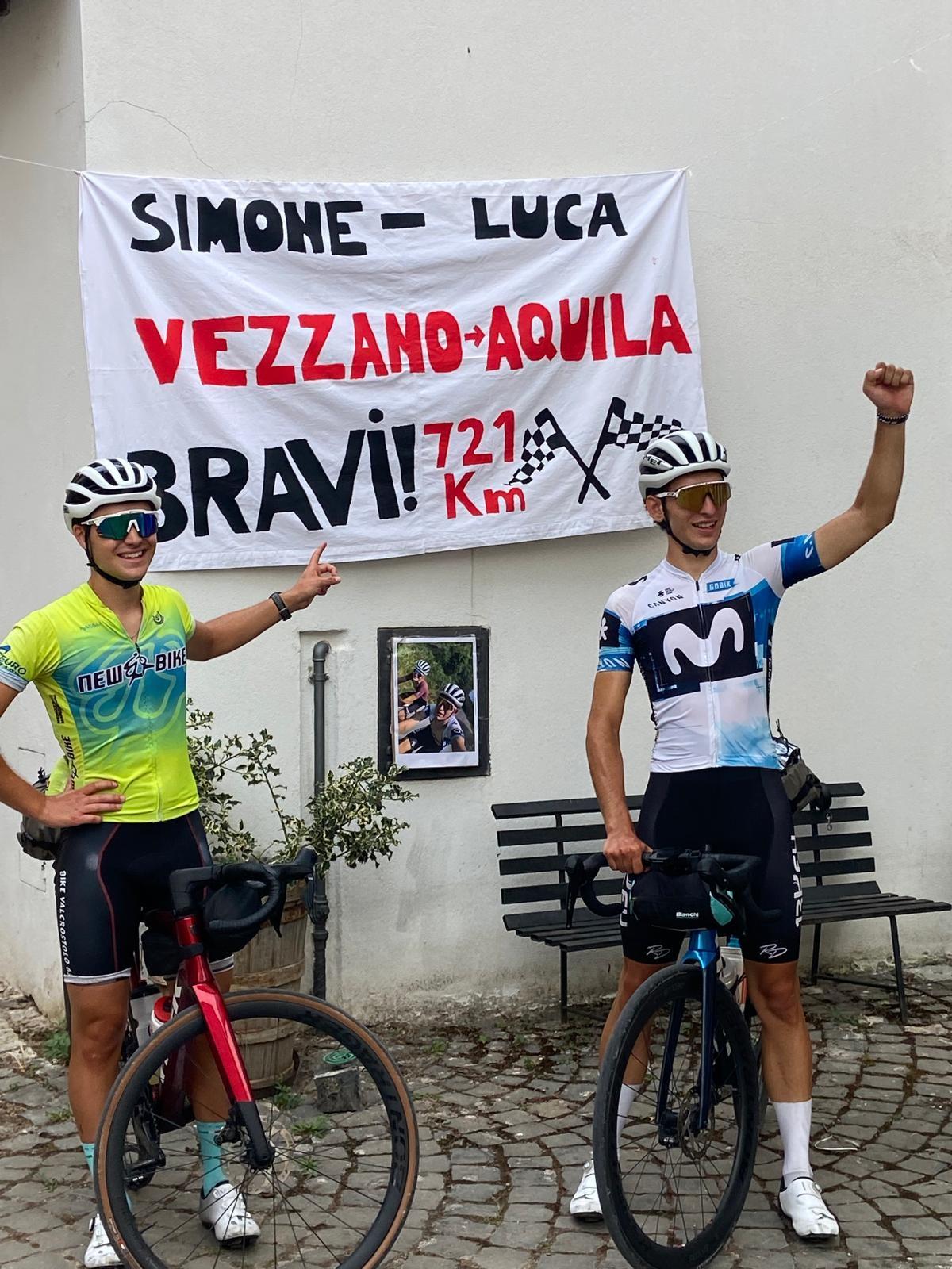 Settecento chilometri in bici dall’Emilia all’Abruzzo per ritrovare le radici familiari: l’impresa di due amici