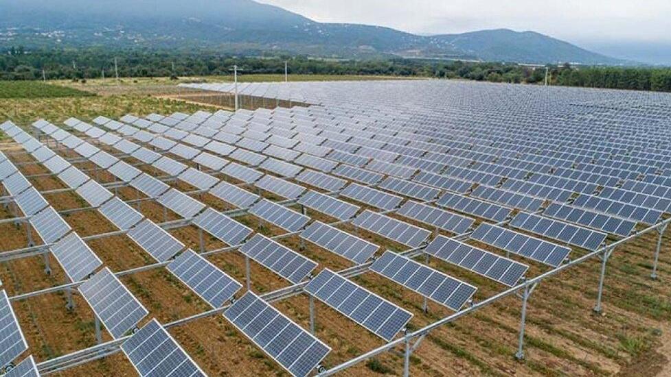 Modena, boom di agrivoltaici: da Finale a Guiglia i campi si popolano di pannelli