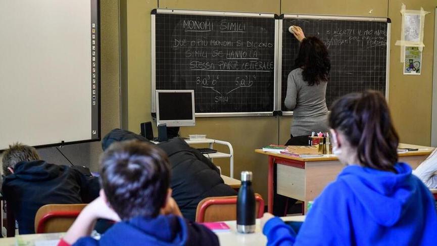 Scuola in Sardegna, 5.600 studenti in meno e un docente su quattro è precario