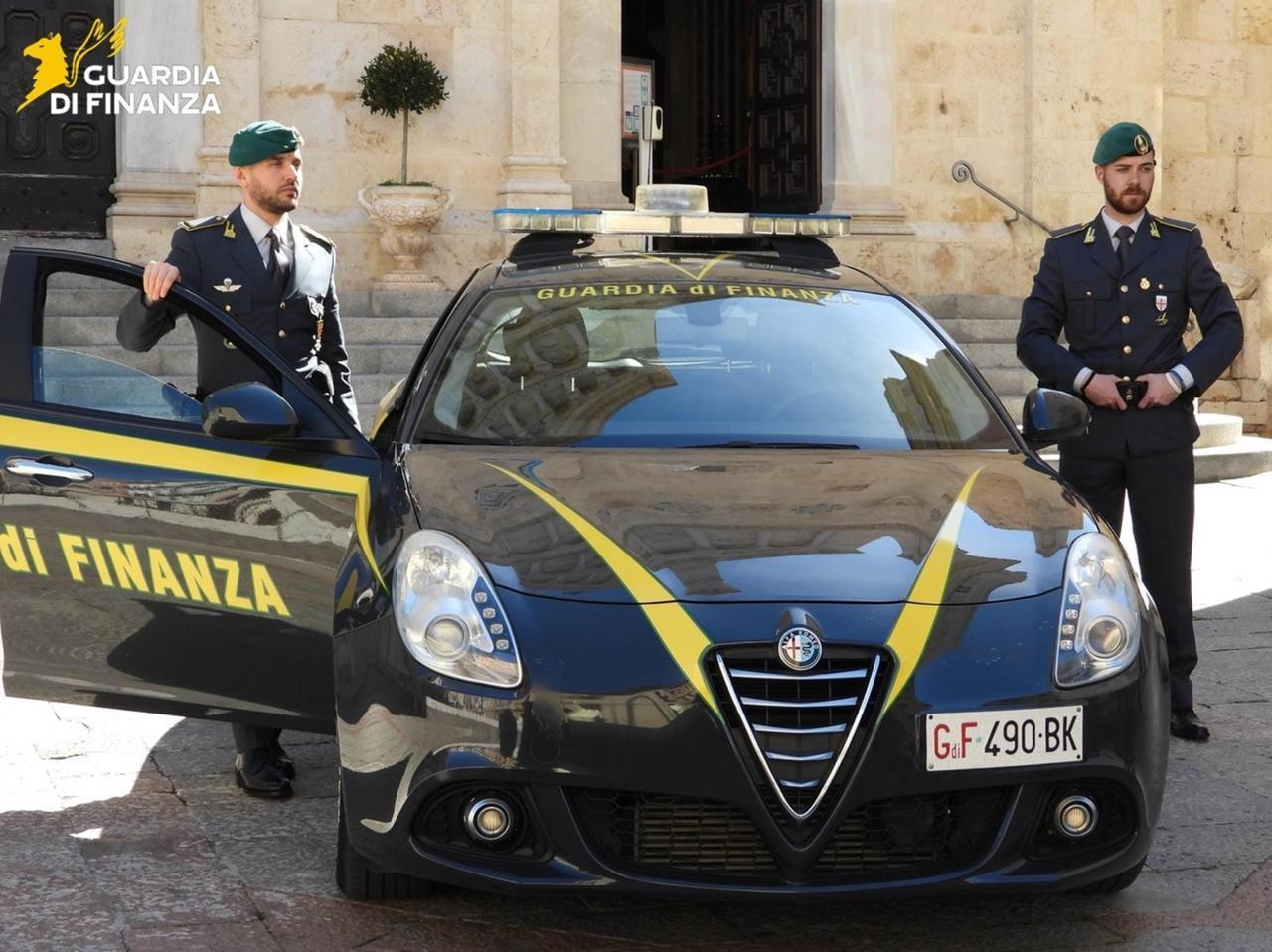 Fatture false per gonfiare i costi e pagare meno tasse: sequestrati circa 160mila euro a un imprenditore