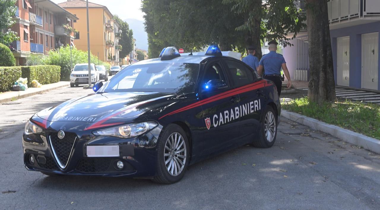 
	Una pattuglia dei carabinieri (foto d'archivio)

