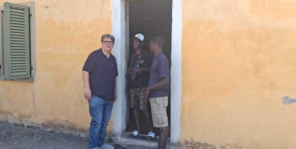 «Mi sento tradito dalla Chiesa»: il duro j’accuse di Biancalani dopo la rimozione dalle parrocchie