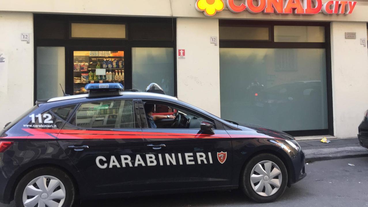 Carabinieri alla Conad di via Fagiuoli