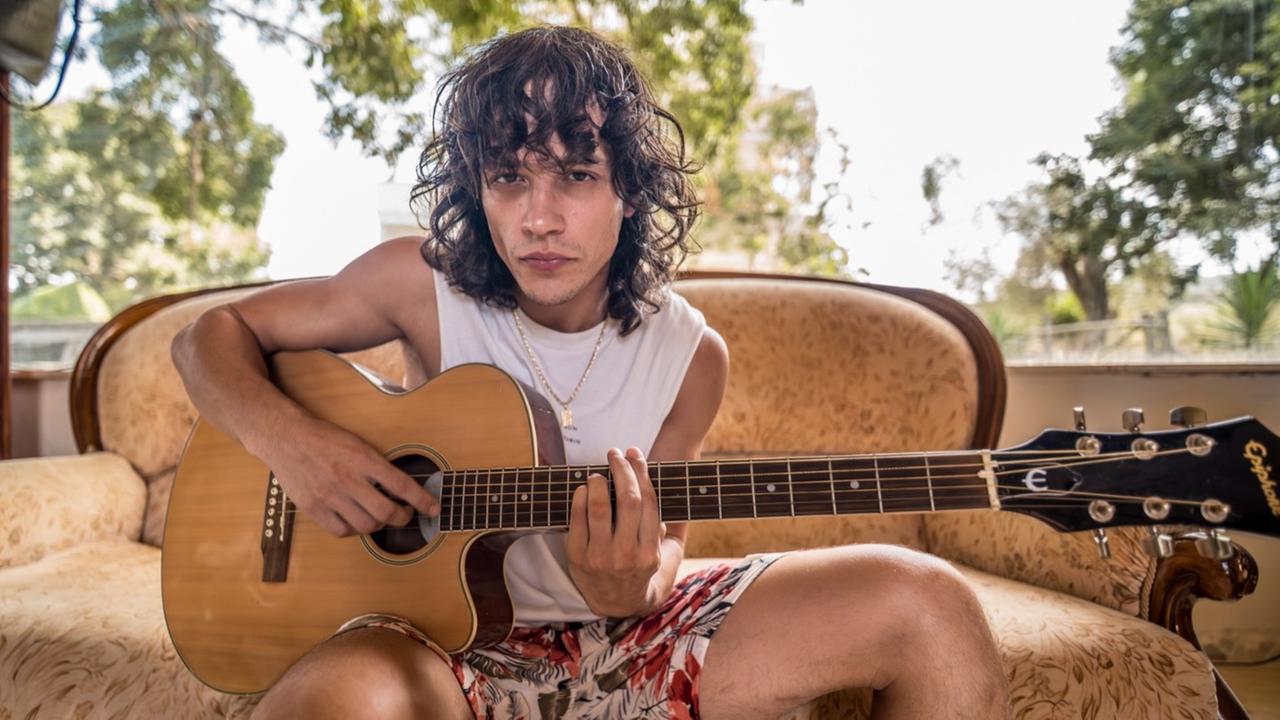 Giaff, il volto nuovo della musica sarda: da “Questo mare” al sogno Sanremo