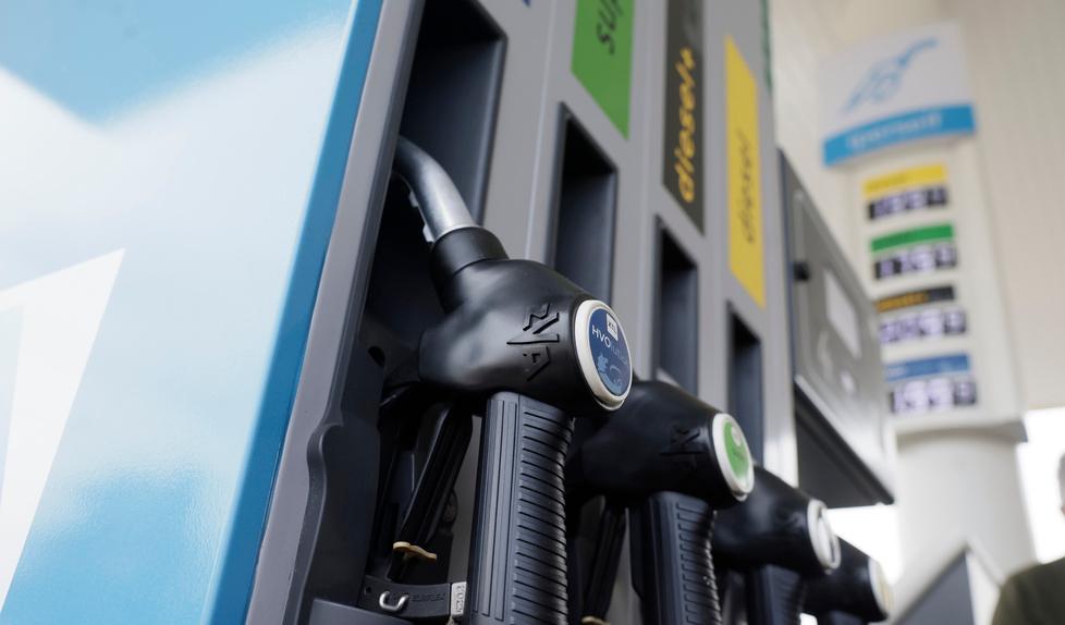 Livorno, carburanti alle stelle: ecco dove costano meno. Stessa insegna prezzi diversi? C'è un motivo