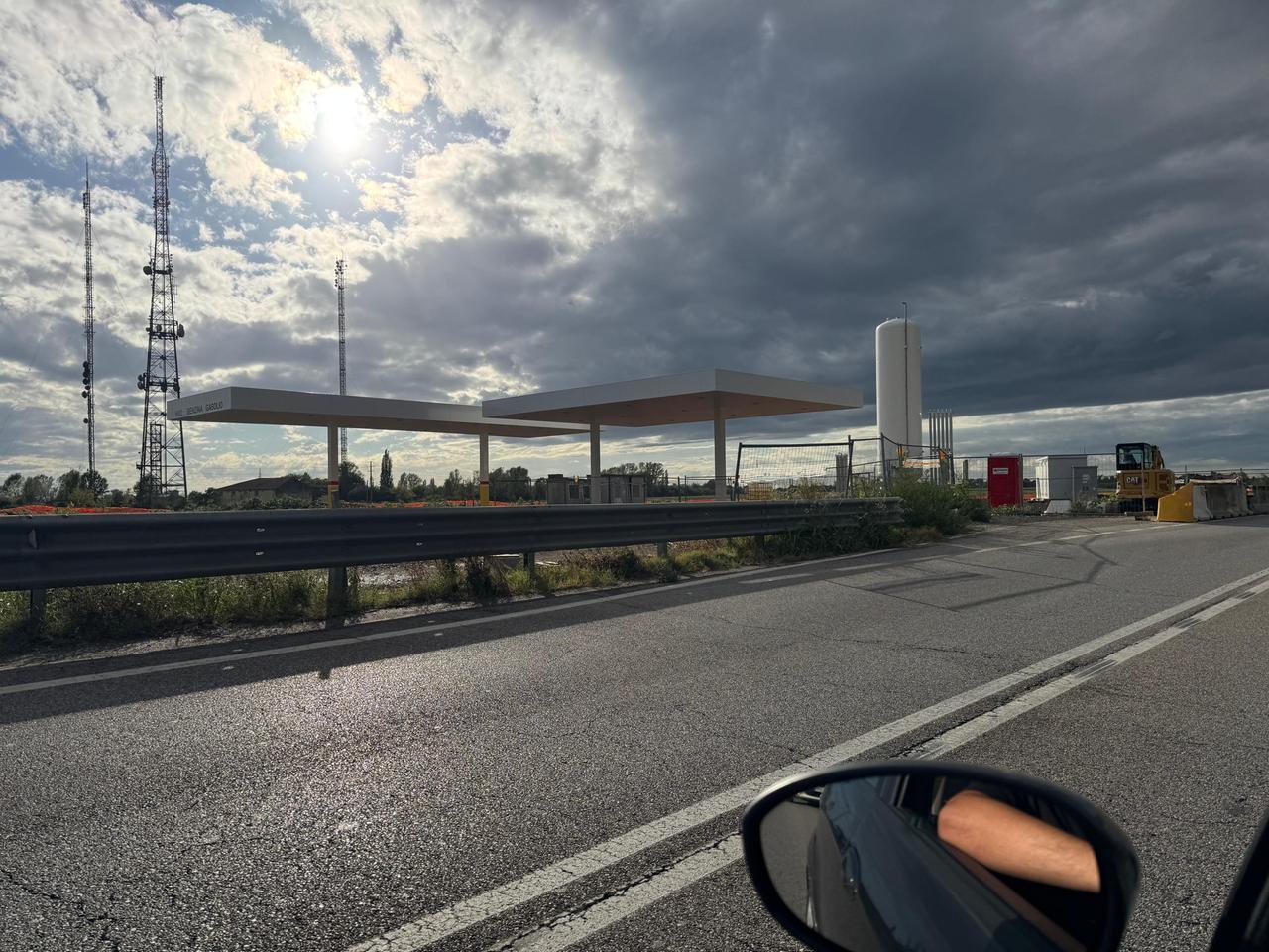 Logistica e lunghe percorrenze: nuovo distributore in via Mandela a Ferrara