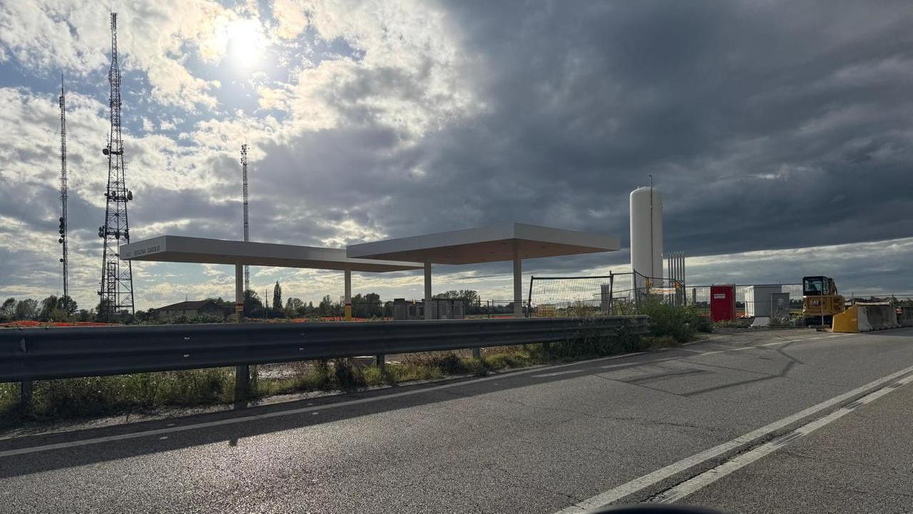 Logistica e lunghe percorrenze: nuovo distributore in via Mandela a Ferrara