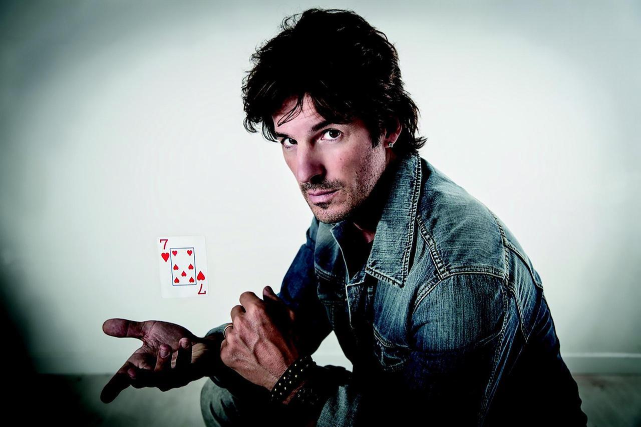 Ferrara Buskers Festival, la magia incontra la strada: ospite l’illusionista Antonio Casanova