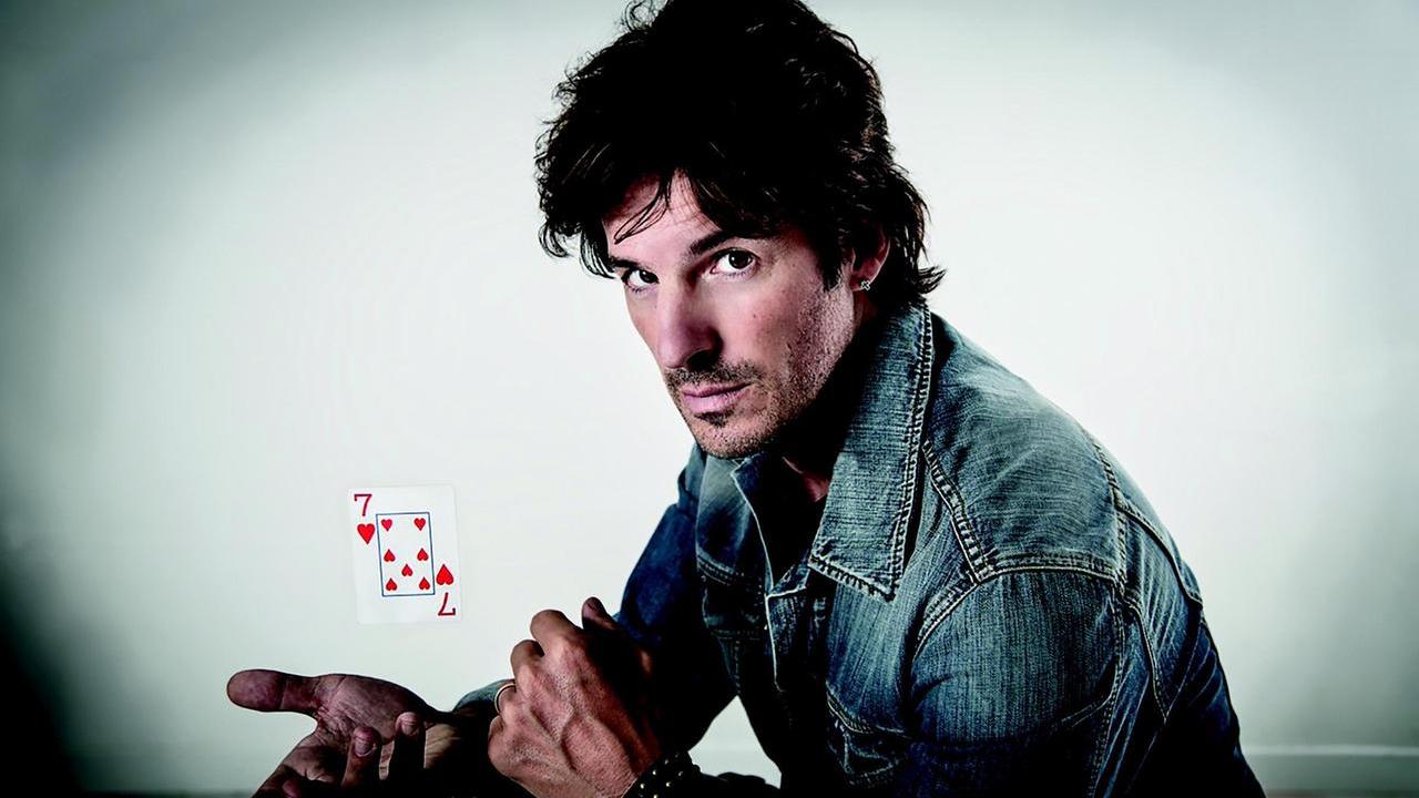 Ferrara Buskers Festival, la magia incontra la strada: ospite l’illusionista Antonio Casanova