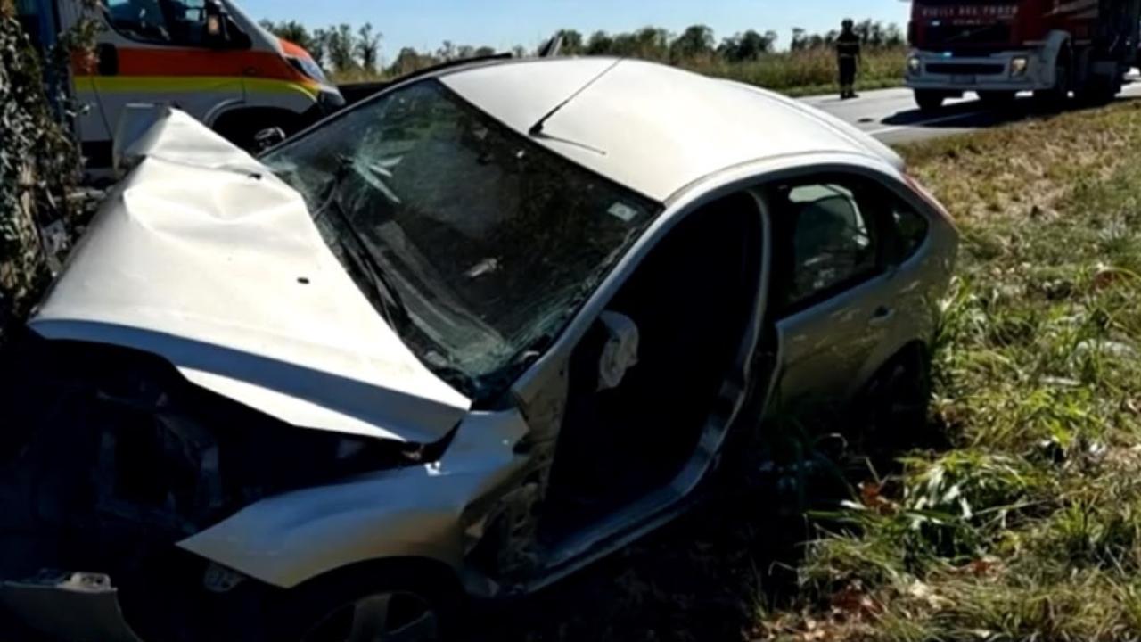 Lo schianto dell'auto 