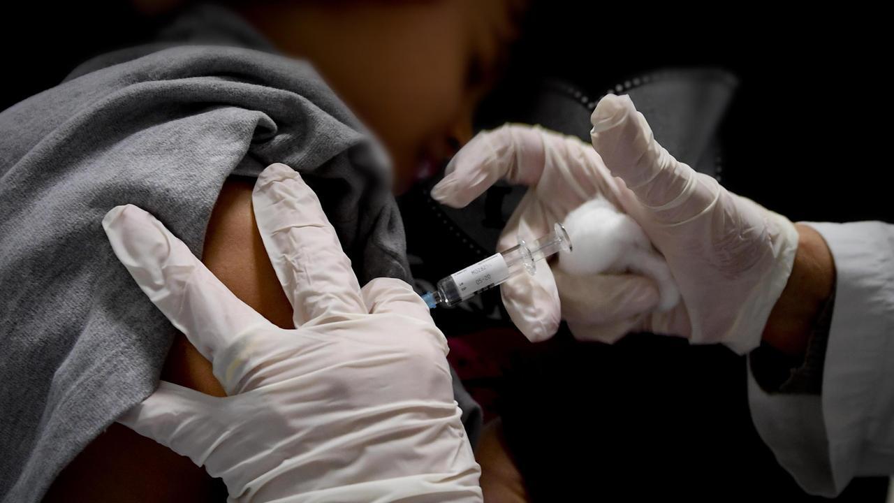 Bimbi vaccinati, Ferrara è virtuosa: la copertura è quasi totale