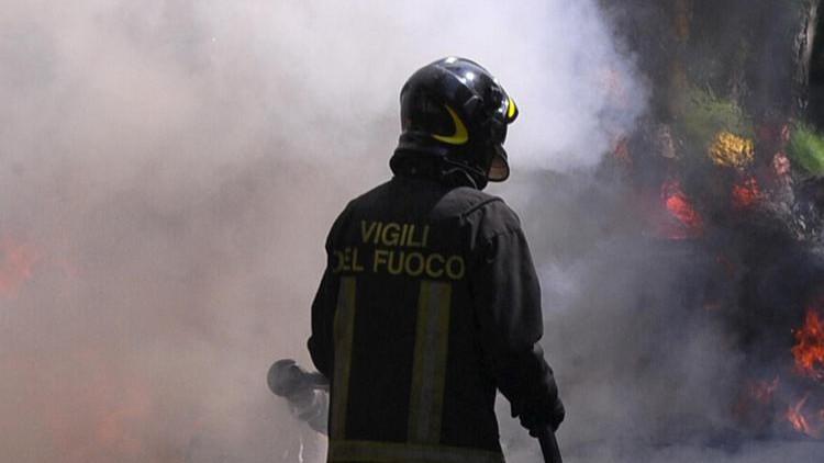 Violenta esplosione in una palazzina: 2 feriti gravi, tetto crollato