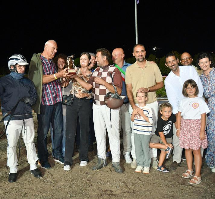
	La premiazione del "Sari Del Rosso" (foto Rosellini)

