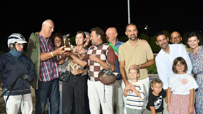 La premiazione del "Sari Del Rosso" (foto Rosellini)