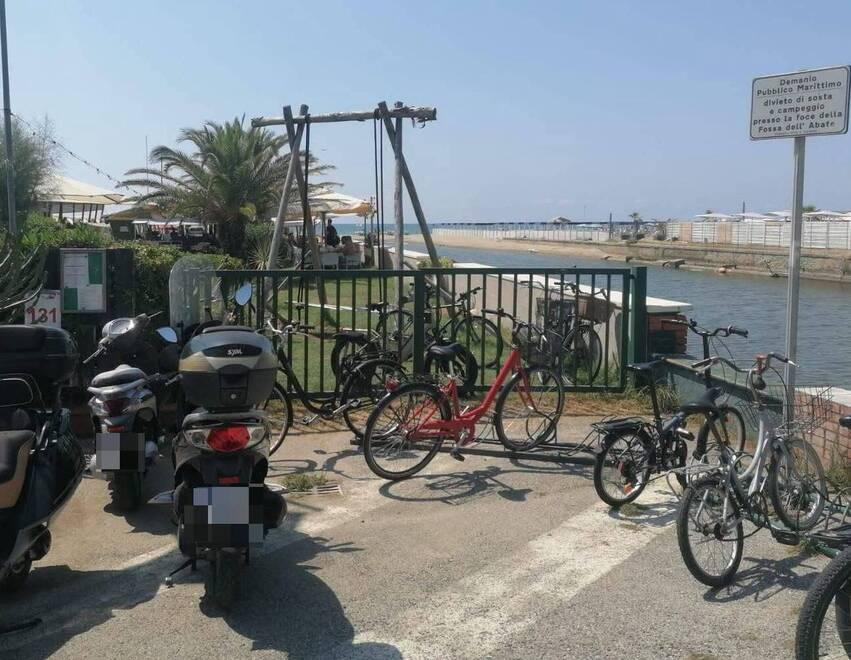 Viareggio, passi a mare chiusi lungo il litorale: scattano i controlli della Capitaneria