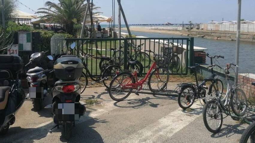 Viareggio, passi a mare chiusi lungo il litorale: scattano i controlli della Capitaneria